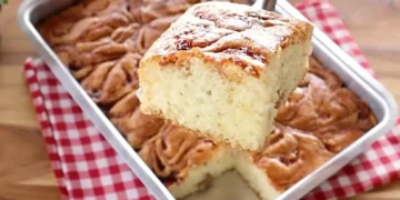 bolo mineiro de fubá com goiabada